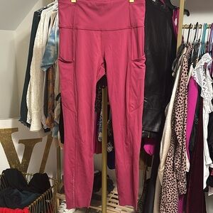 Lululemon size 6 25 inseam with pockets